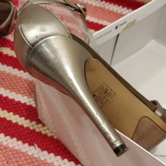 Jeweled champagne stiletto sandals size 6 - Picture 6 of 11